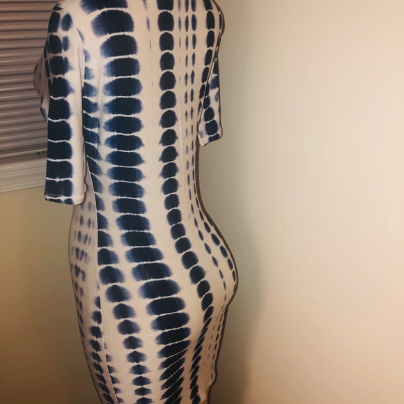 Woman’s Tye Dye Dress size Medium - Picture 4 of 4